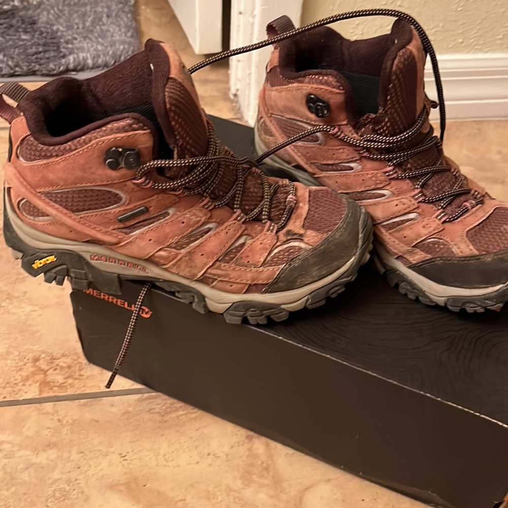 Merrell hiking boots EUC